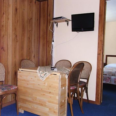 Hotel Genzianella Champoluc Exteriör bild