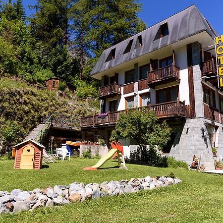 Hotel Genzianella Champoluc Exteriör bild