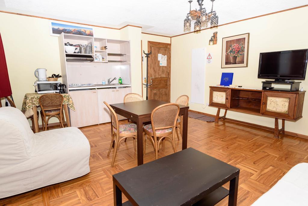 Hotel Genzianella Champoluc Exteriör bild