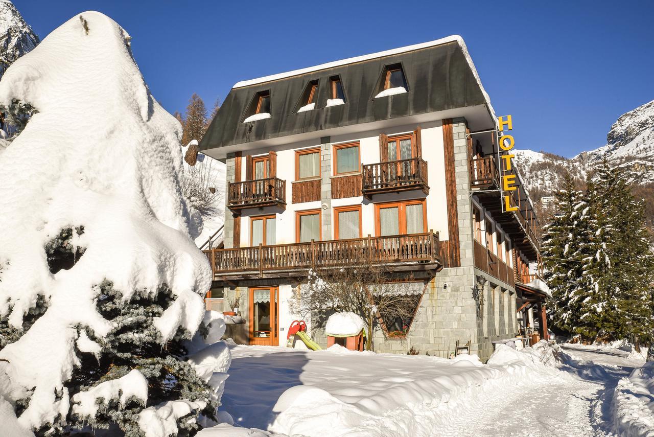 Hotel Genzianella Champoluc Exteriör bild