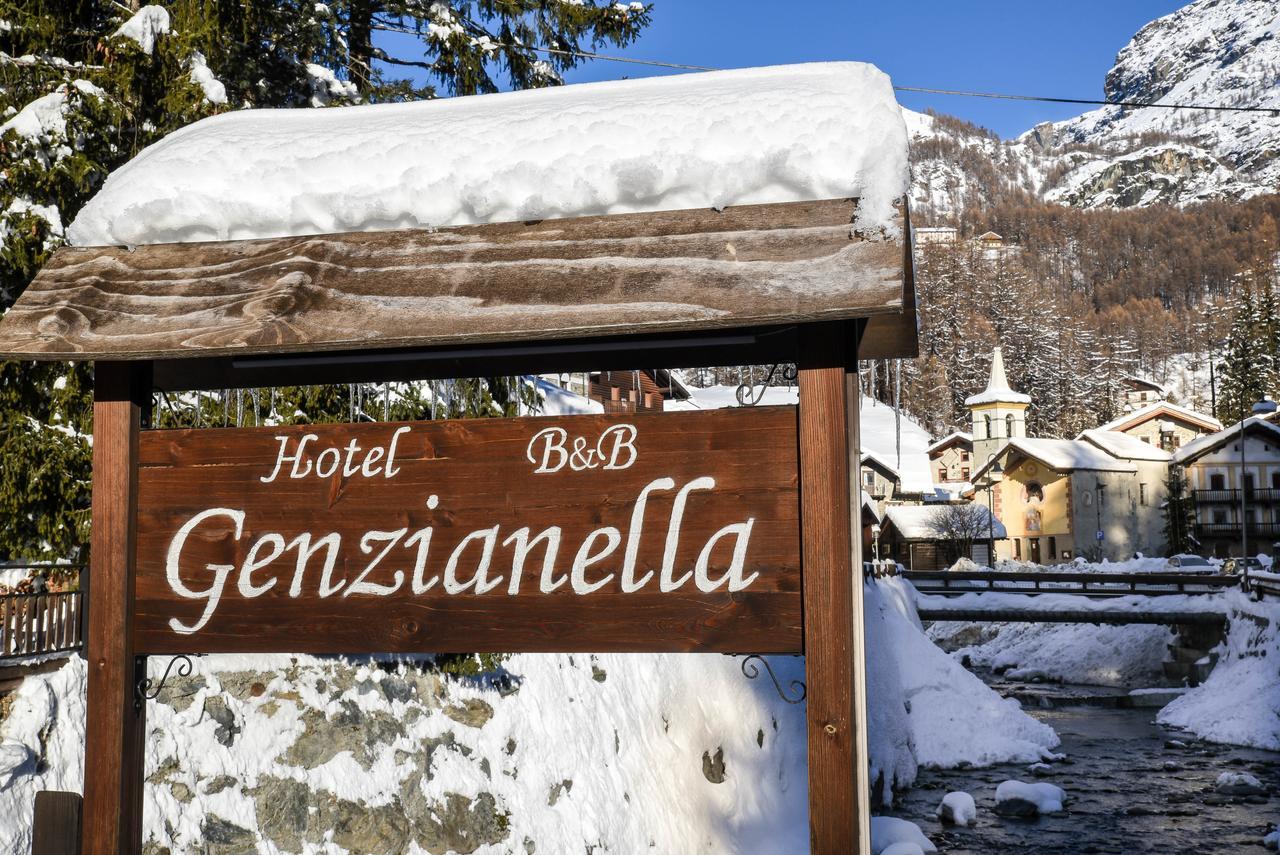 Hotel Genzianella Champoluc Exteriör bild