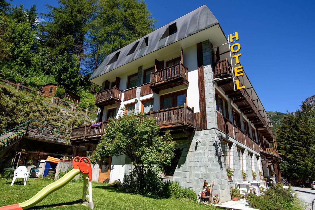 Hotel Genzianella Champoluc Exteriör bild